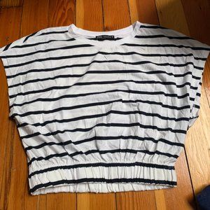 Size M Cropped Cut Off Top